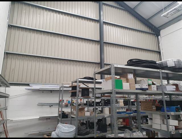 287M² FACTORY RENTED IN SAXENBURG PARK 2